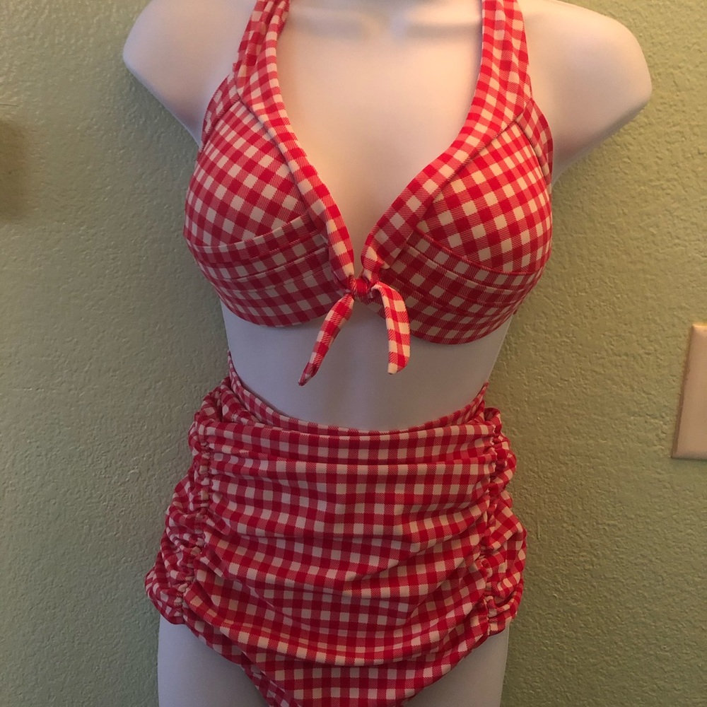 Clothes - Picture 3 of 15